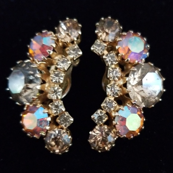 Vintage WEISS Crystal Clip On Earrings - Picture 4 of 11